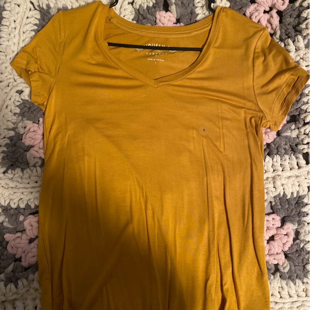 Yellow v neck Tshirt